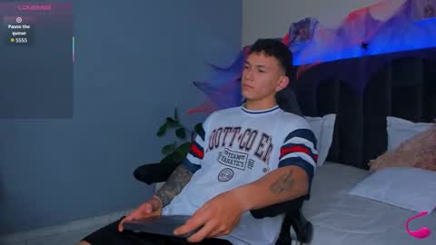 Thomas online show from October 20, 1:00 pm