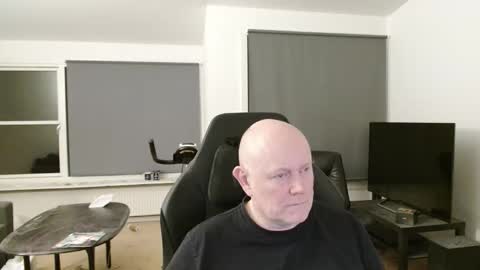 thomash32 online show from September 13, 7:13 pm