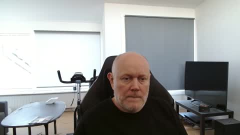 thomash32 online show from September 25, 8:51 am