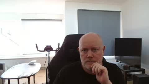 thomash32 online show from September 26, 12:53 pm