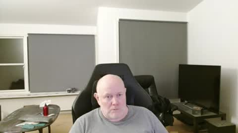 thomash32 online show from November 4, 10:31 pm