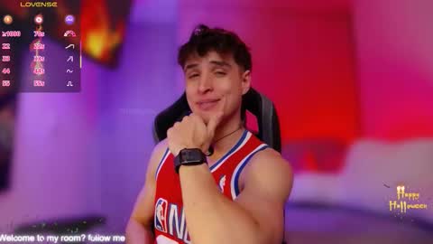 Thom Klein online show from October 14, 7:25 pm