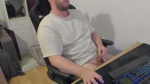 thommy2008 online show from October 31, 2:40 pm