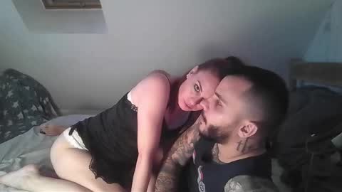 Snapshot of threesomeshome chatting on November 30, 1:20 am threesomeshome online show from November 30, 1:20 am