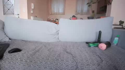 Snapshot of thronu11 chatting on January 6, 10:24 am Alex online show from January 6, 10:24 am