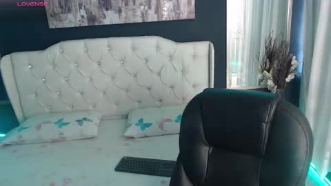 Snapshot of tiana_scot chatting on September 16, 12:17 pm LIA online show from September 16, 12:17 pm