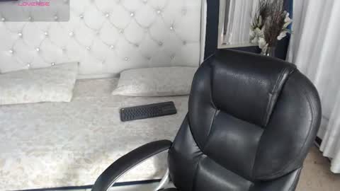 Snapshot of tiana_scot chatting on September 25, 11:14 am LIA online show from September 25, 11:14 am