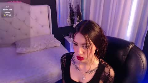 Snapshot of tiana_scot chatting on October 3, 1:52 pm LIA online show from October 3, 1:52 pm