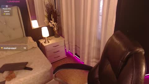 Snapshot of tiana_scot chatting on October 27, 3:27 pm LIA online show from October 27, 3:27 pm