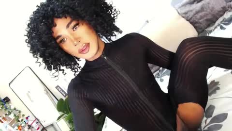 Snapshot of tiara_perezx chatting on February 7, 3:12 am Sam online show from February 7, 3:12 am