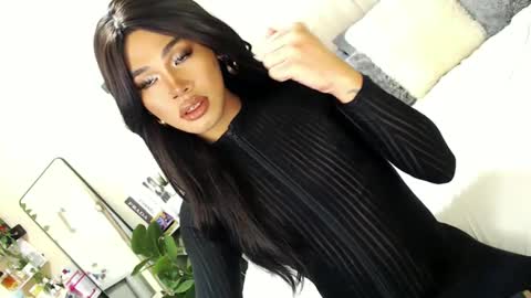 Snapshot of tiara_perezx chatting on March 3, 2:58 am Sam online show from March 3, 2:58 am