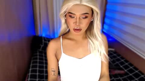 Snapshot of tiara_perezx chatting on October 11, 6:50 pm Sam online show from October 11, 6:50 pm