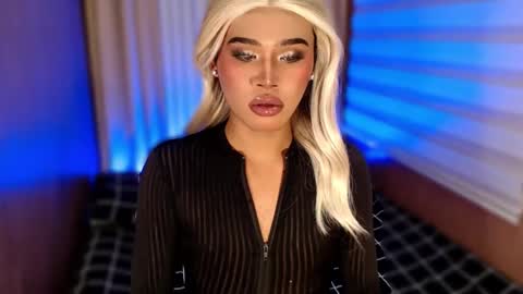 Snapshot of tiara_perezx chatting on October 23, 4:06 pm Sam online show from October 23, 4:06 pm