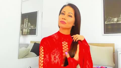 Tia Russell online show from February 16, 9:27 pm