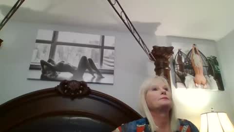 ticklemepink696969 online show from December 29, 10:25 pm