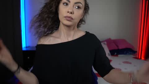 Tiffany online show from February 1, 9:40 pm