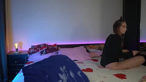 Tiffany online show from December 1, 9:20 pm