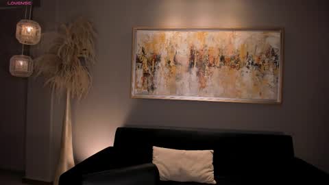 Snapshot of tiffannysins chatting on December 5, 3:04 am Tiffanny Sins online show from December 5, 3:04 am