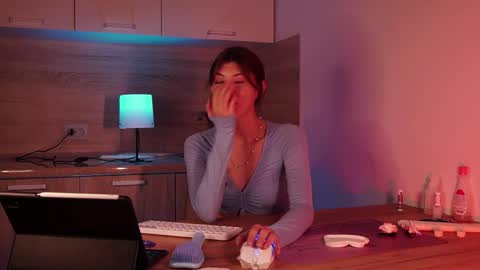 Im here on Fridays Saturdays Sundays  online show from September 28, 5:40 pm