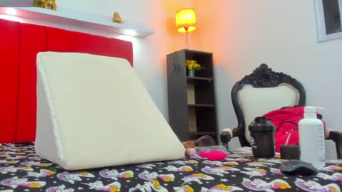 tiffany  online show from December 3, 1:52 am