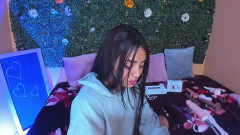 Snapshot of tiffany_sander chatting on January 26, 7:21 am tiffany_sander online show from January 26, 7:21 am