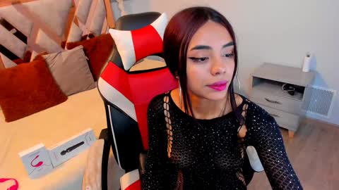 Snapshot of tiffany_sander chatting on January 29, 6:07 pm tiffany_sander online show from January 29, 6:07 pm