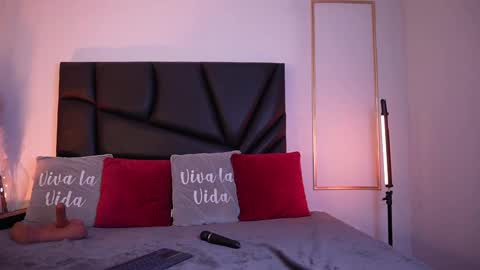 Snapshot of tiffany_sander chatting on October 24, 4:09 am tiffany_sander online show from October 24, 4:09 am