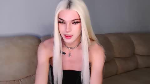 Snapshot of tiffany_smitch chatting on October 4, 2:42 am Tif online show from October 4, 2:42 am