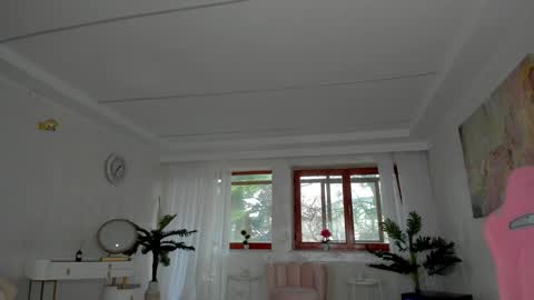 Tiffany Houston online show from December 8, 7:26 am