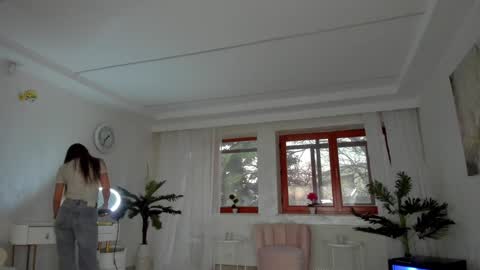 Tiffany Houston online show from December 14, 5:40 am