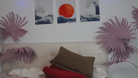 tiffanyjons online show from December 6, 12:56 am