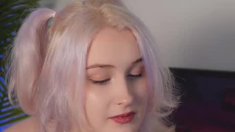 tiffanyjons online show from November 23, 5:35 pm