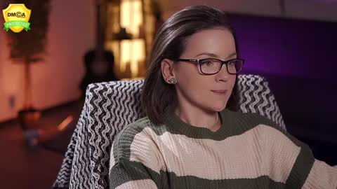 tiffanyriox online show from February 8, 6:01 am