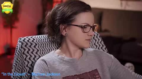 tiffanyriox online show from October 31, 1:28 am