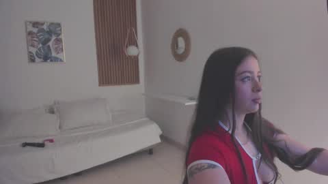 Snapshot of tiffanywright_ chatting on November 29, 10:40 am Tiffany online show from November 29, 10:40 am