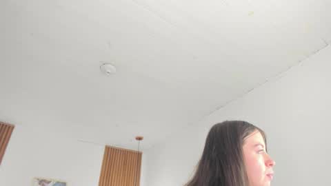 Snapshot of tiffanywright_ chatting on December 14, 1:16 pm Tiffany online show from December 14, 1:16 pm