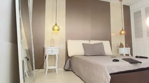 T I F F A N Y online show from September 15, 8:53 pm