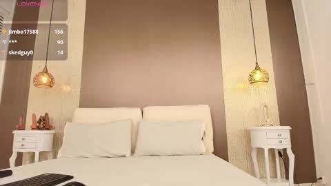 T I F F A N Y online show from September 17, 8:32 pm