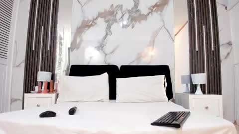 T I F F A N Y online show from September 26, 8:13 pm