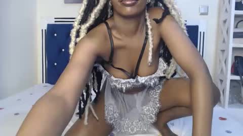 Snapshot of tilly_ebony chatting on October 20, 7:36 pm Tilly online show from October 20, 7:36 pm