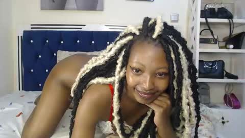 Snapshot of tilly_ebony chatting on October 23, 4:28 pm Tilly online show from October 23, 4:28 pm