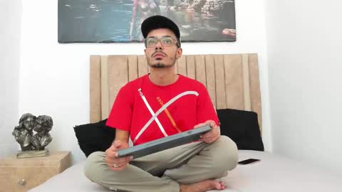 Evans  online show from November 1, 8:33 pm