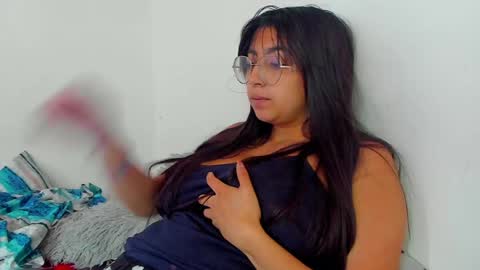 Snapshot of tina14v chatting on December 17, 5:26 pm west tina online show from December 17, 5:26 pm