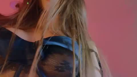 Snapshot of tina_akira chatting on October 23, 6:06 pm Helen online show from October 23, 6:06 pm