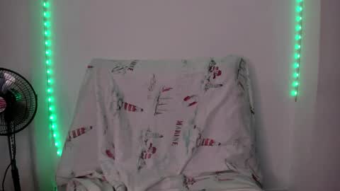 tinas_smith online show from October 14, 9:48 pm