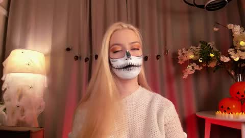 Annie online show from October 30, 11:27 pm