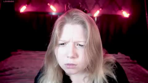 TinkerrBelll online show from October 11, 7:23 pm