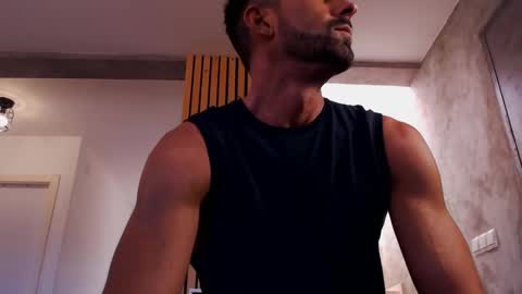 Snapshot of tinoclandestino chatting on January 8, 10:15 am tinoclandestino online show from January 8, 10:15 am