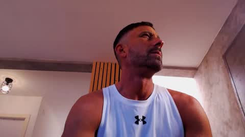 Snapshot of tinoclandestino chatting on January 19, 10:28 am tinoclandestino online show from January 19, 10:28 am