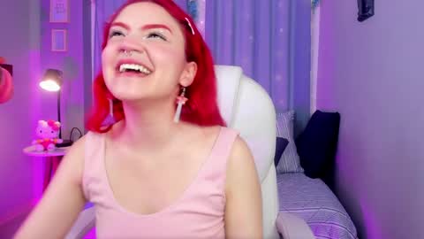 Snapshot of tiny__emmy chatting on December 4, 7:12 pm Emmy blue berry1 online show from December 4, 7:12 pm